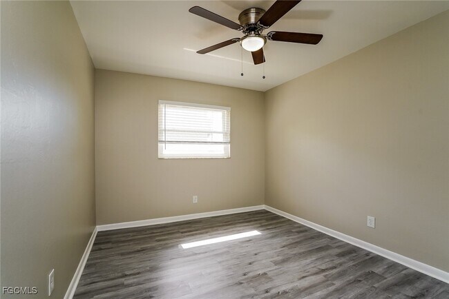 Building Photo - 1411 SE 17th Terrace