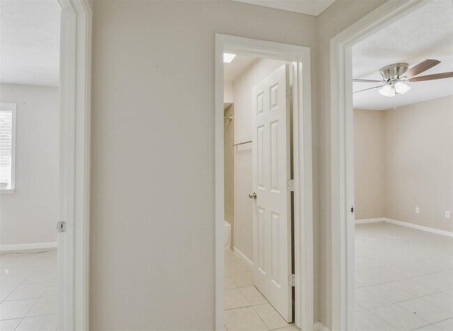 Building Photo - 3 Magnolia Ln