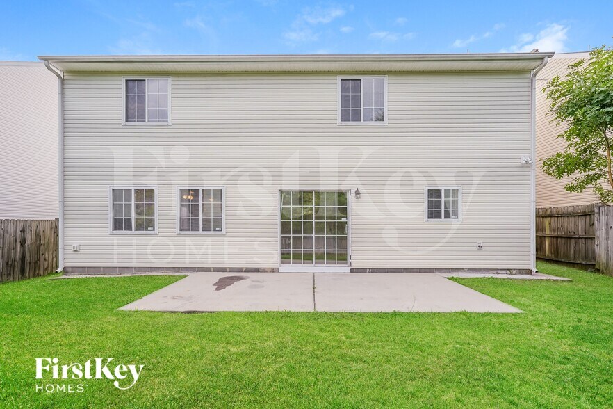Building Photo - 3737 Eskdale Dr