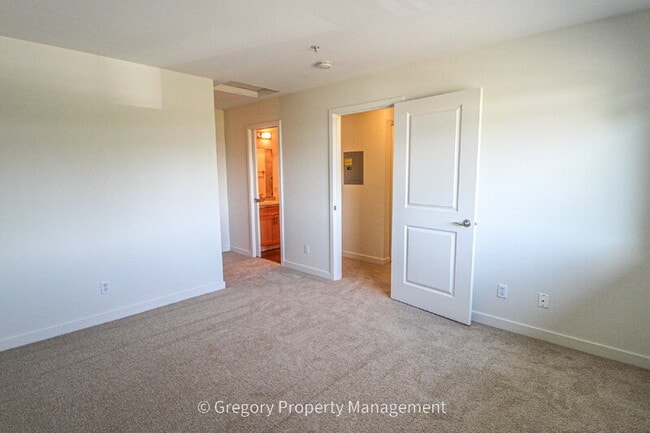 Building Photo - 12023 NE 204th Pl