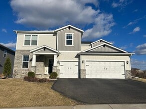 Building Photo - Awesome updated Plymouth home