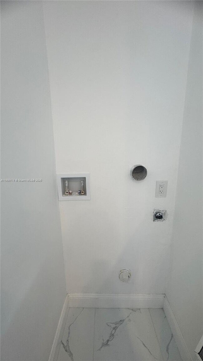 Building Photo - 901 NW 116th St