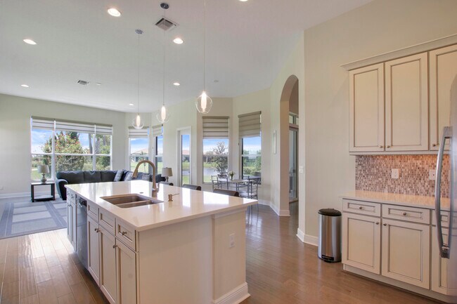 Building Photo - 17001 SW Sapri Way
