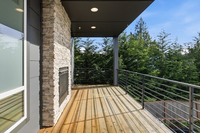 Building Photo - 4432 137th St SW