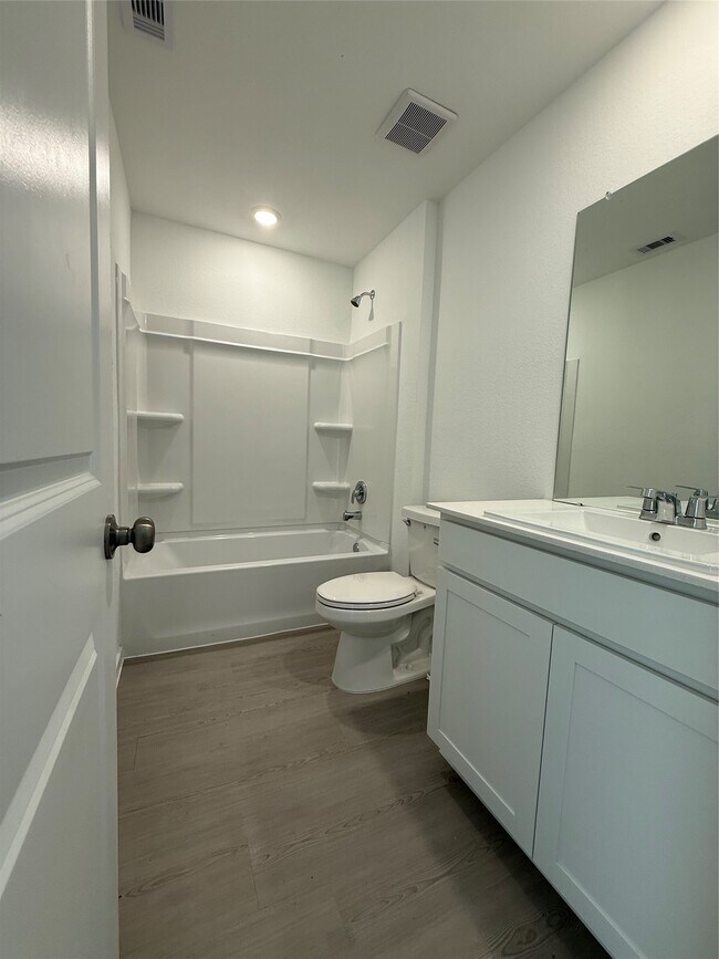 Building Photo - 16262 Bergara Bend Dr