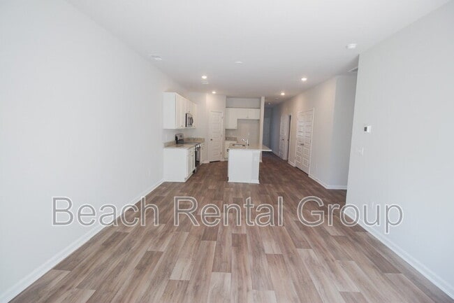 Building Photo - 1382 Speedway St