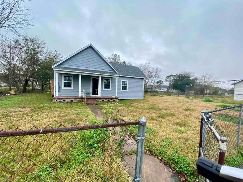 Primary Photo - 120 W 18th St