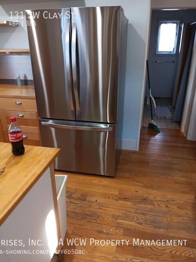 Building Photo - 131 SW Clay St