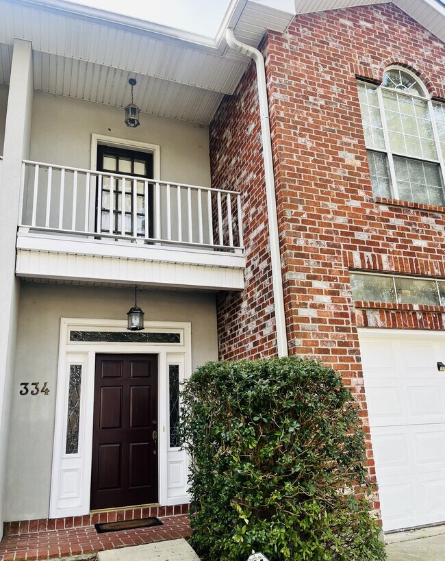 Building Photo - 334 W Robert E Lee Blvd