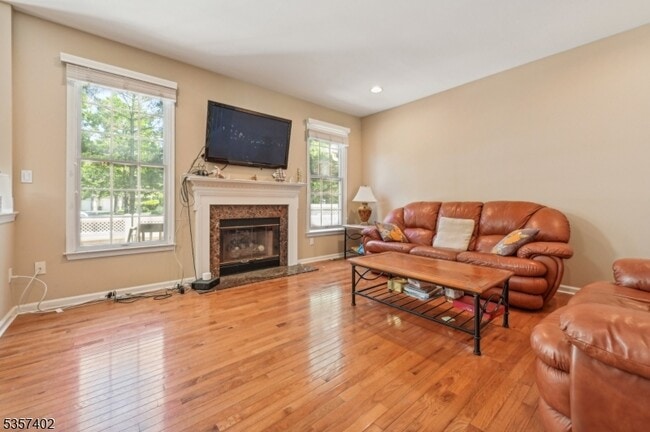 Building Photo - 233 Patriot Hill Dr