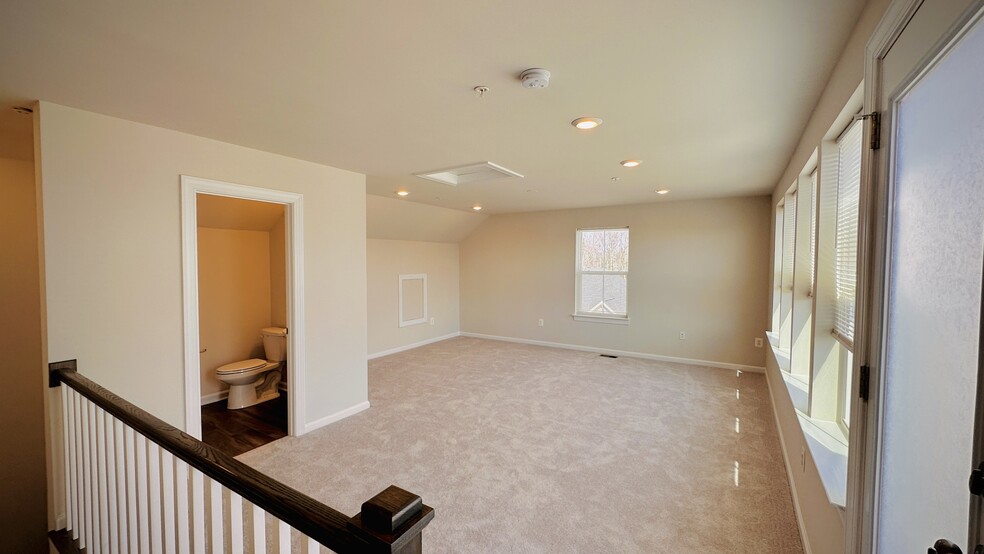 Building Photo - 66 Garden Meadow Pl