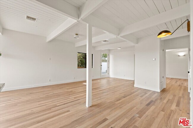 Building Photo - 4950 Marmol Dr
