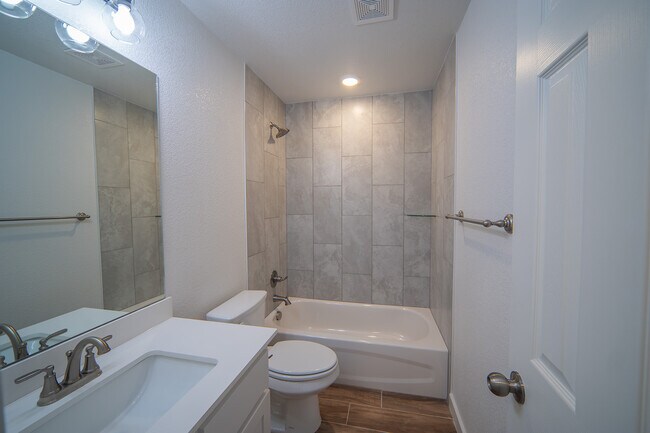 Building Photo - 1414 Sideoats Ln