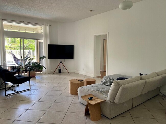 Building Photo - 4407 Laurel Ridge Cir