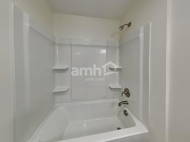 Building Photo - 601 Drema Ct