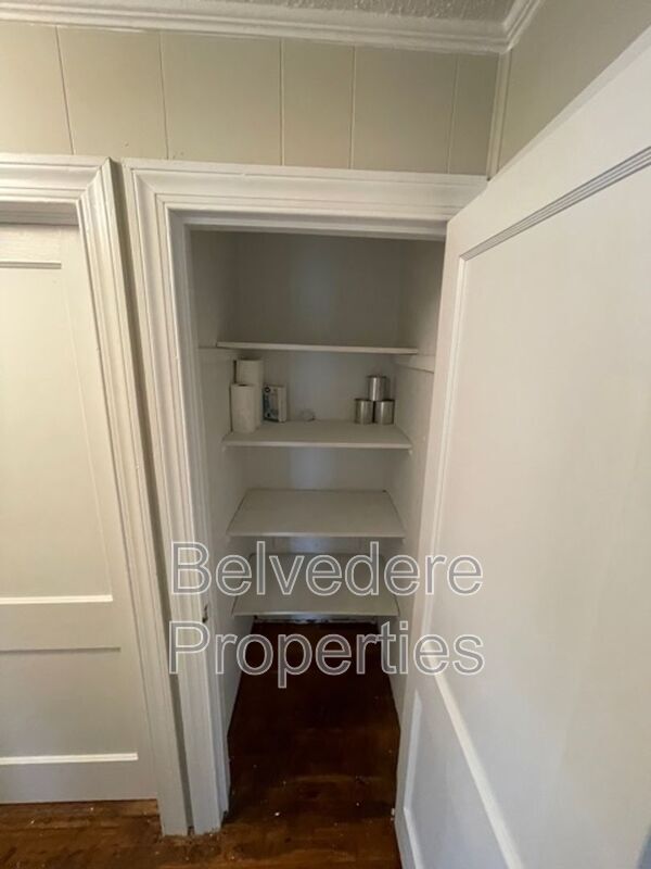 Building Photo - 804 Graylyn Dr