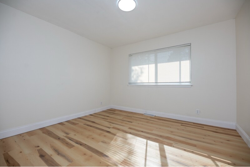 Building Photo - 3116 W Westport Rd