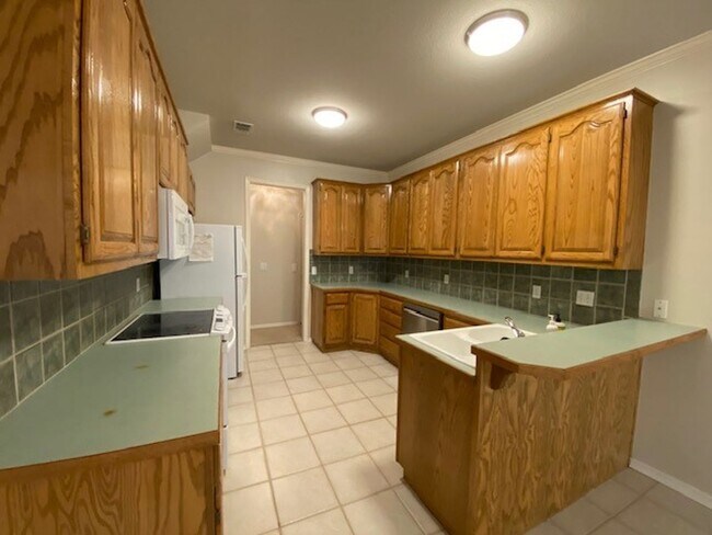 Building Photo - Coming Soon!!!!!  Union schools: 4 bedroom...