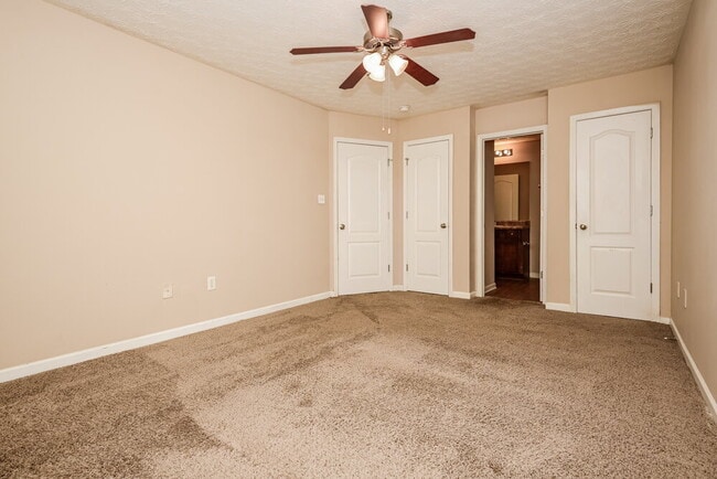 Building Photo - 1053 Wedgewood Ct NE