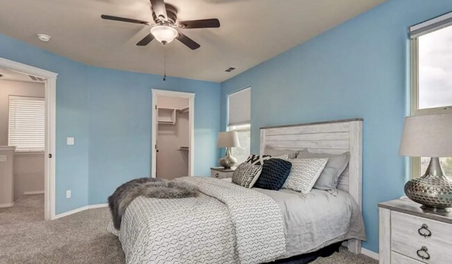 Building Photo - Charming Townhome located in a great area! Coming soon!