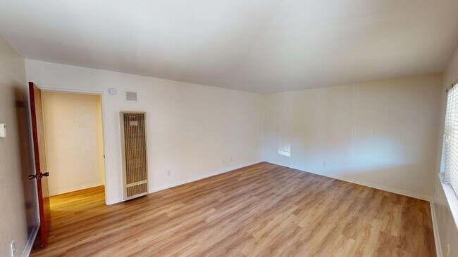 Building Photo - 1030 Isabella Ave