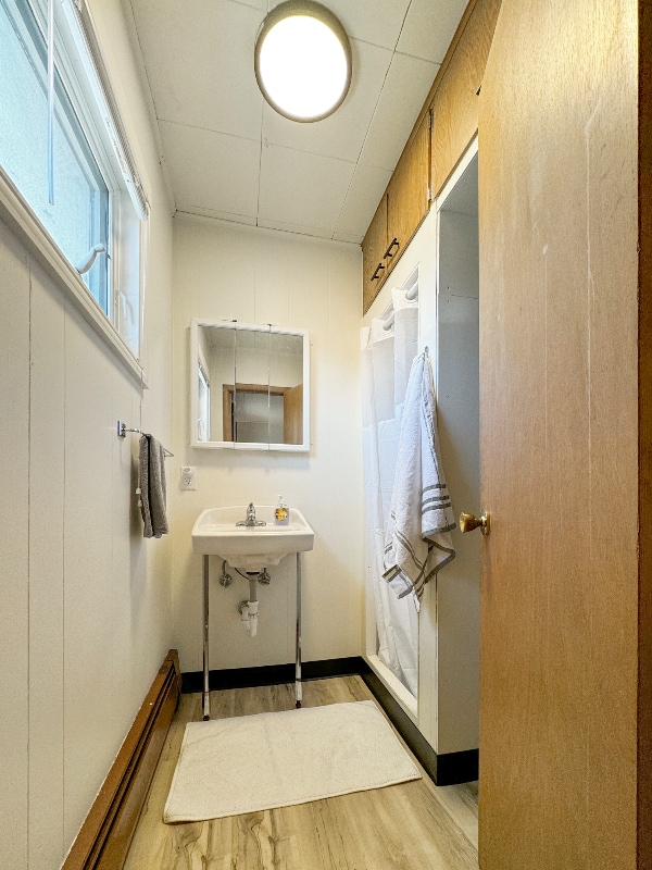 Building Photo - 208 2nd St S