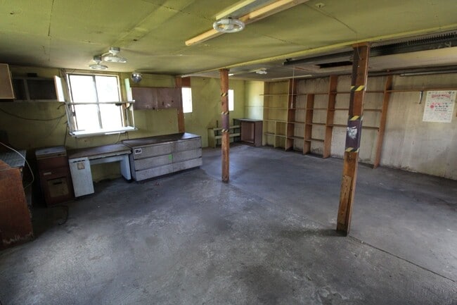 Building Photo - 1604 N Smith St