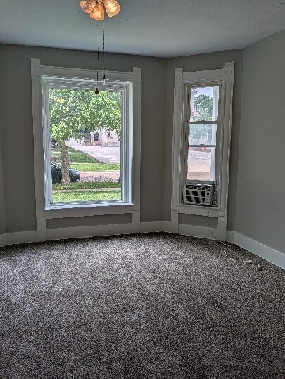 Building Photo - 405 W White St