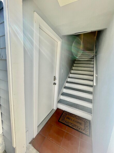 Building Photo - 1534 N Ave 47
