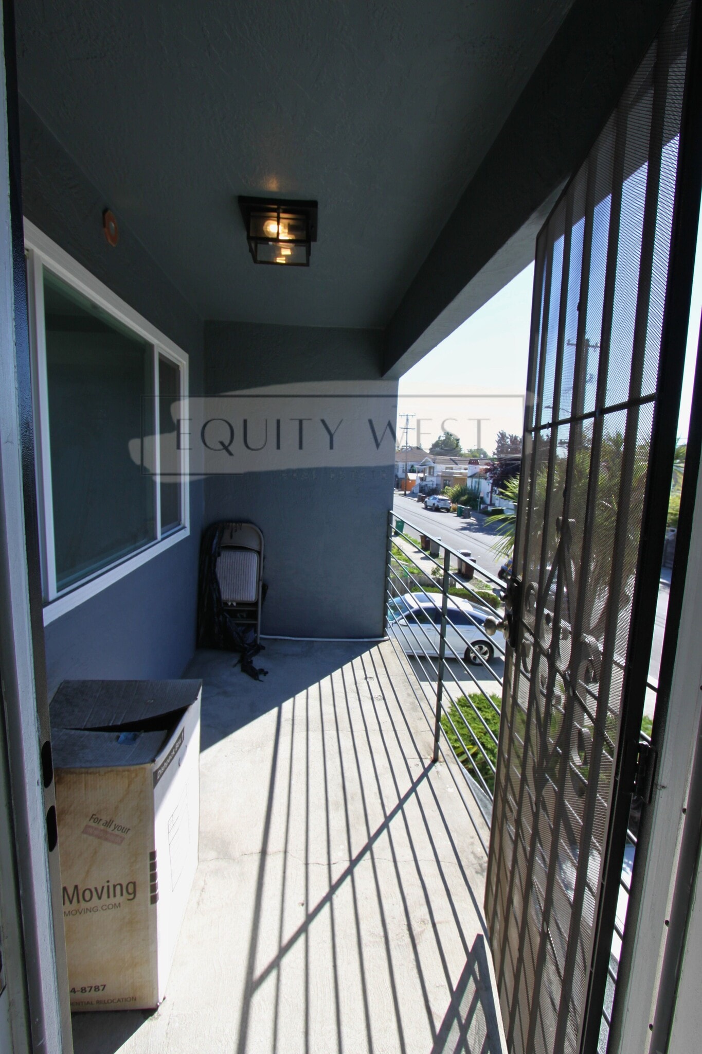 3506 balcony - 3506 Suter St