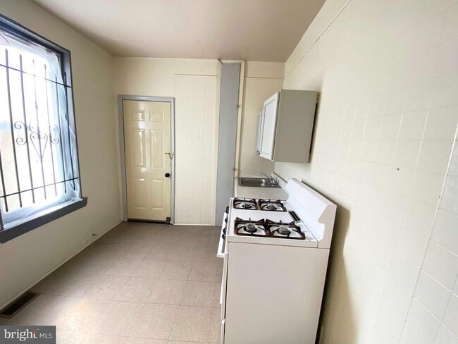 Building Photo - 2848 N Lee St