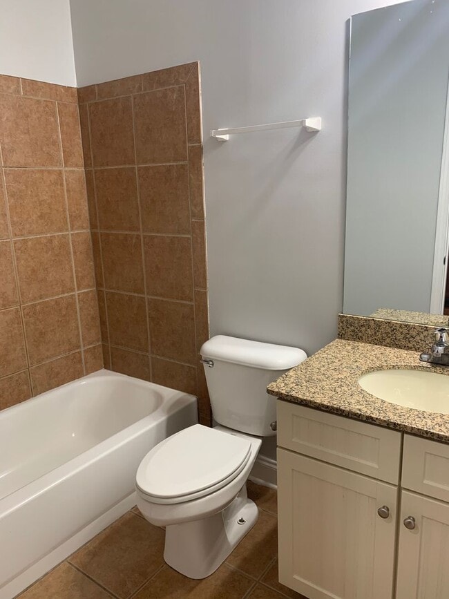 Building Photo - Lovely Eastside Townhome Condo Near Vet School- 3BR/3BATH!