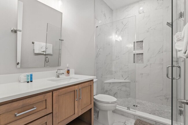 Building Photo - 14300 Front Beach Rd