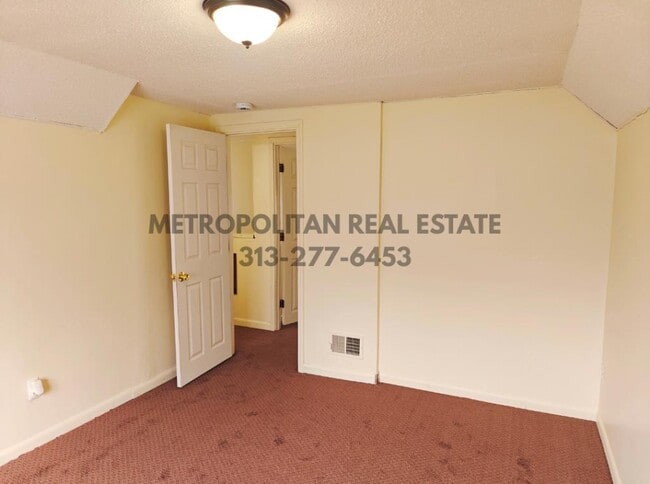 Building Photo - 35130 June Dr