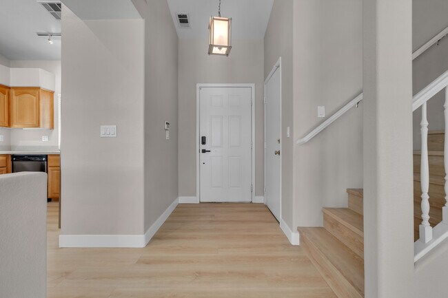 Building Photo - 1568 Lamplight Village Ln