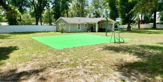 Building Photo - 399 SW Broderick Dr