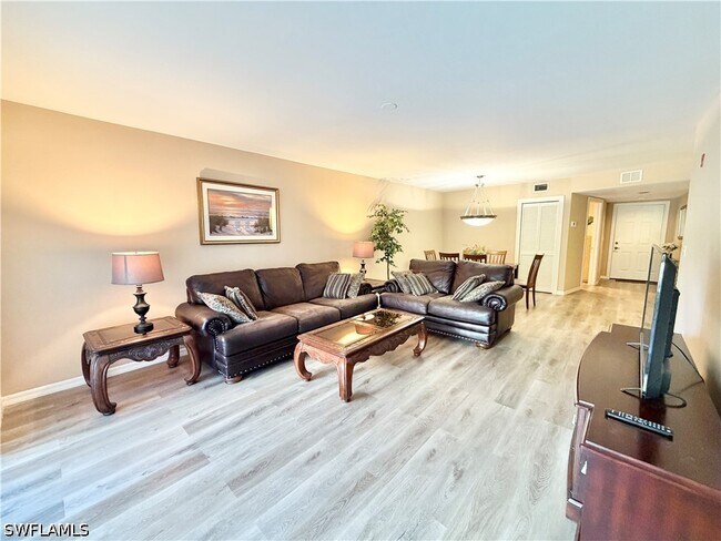 Building Photo - 509 Roma Ct