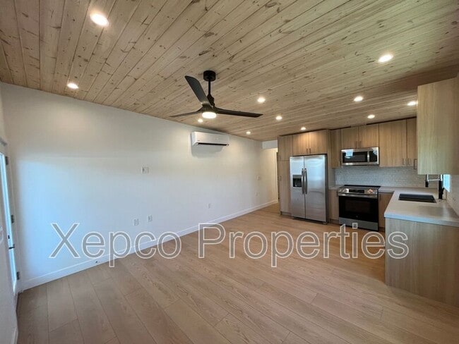 Building Photo - 38702 Paradise Way
