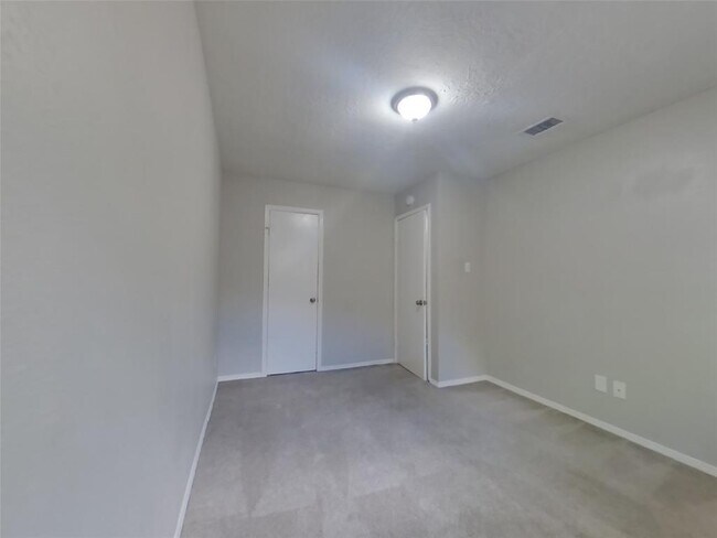 Building Photo - 22023 Singing Spurs Dr