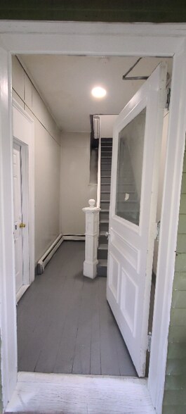 Building Photo - 1335 Park Ave
