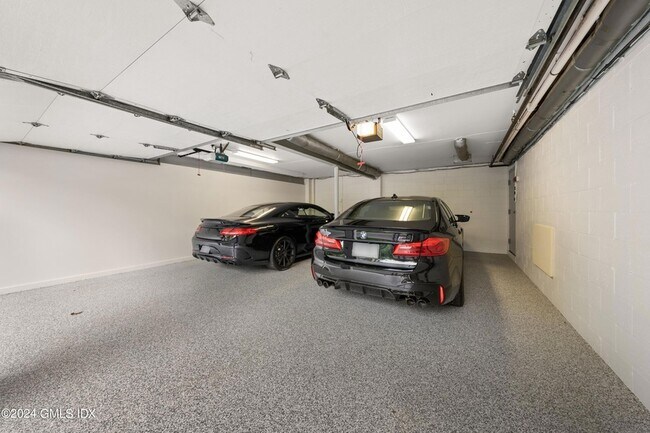 Building Photo - 21 Harkim Rd