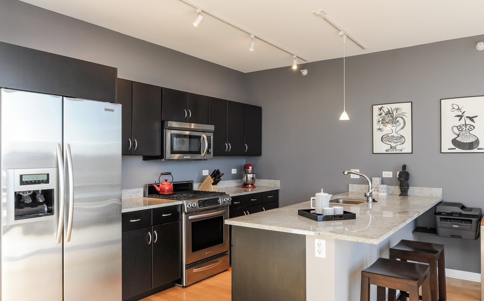 Building Photo - 860 W Blackhawk St