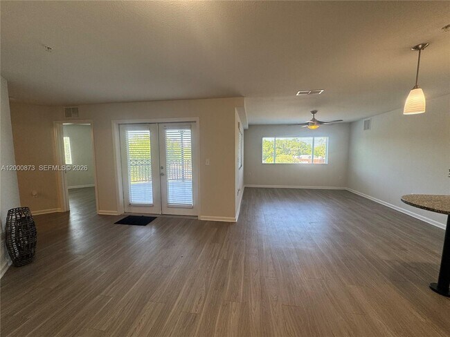 Building Photo - 448 W Georgia St