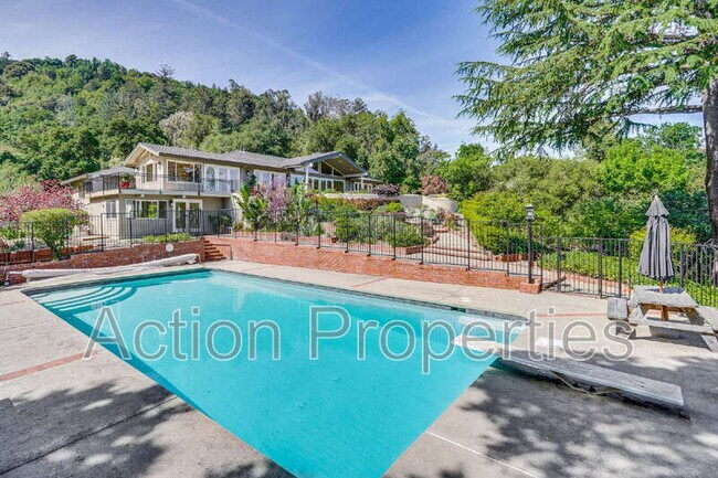 Building Photo - 15350 Norton Rd