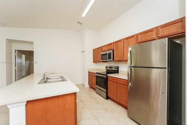 Building Photo - 1481 SW Kamchatka Ave