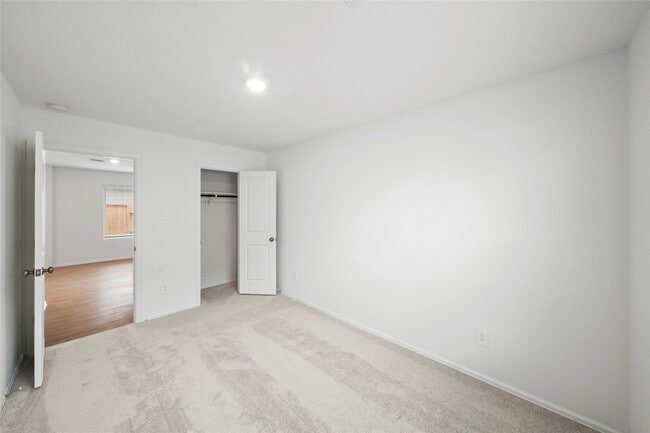 Building Photo - 1440 Las Cuevas Dr