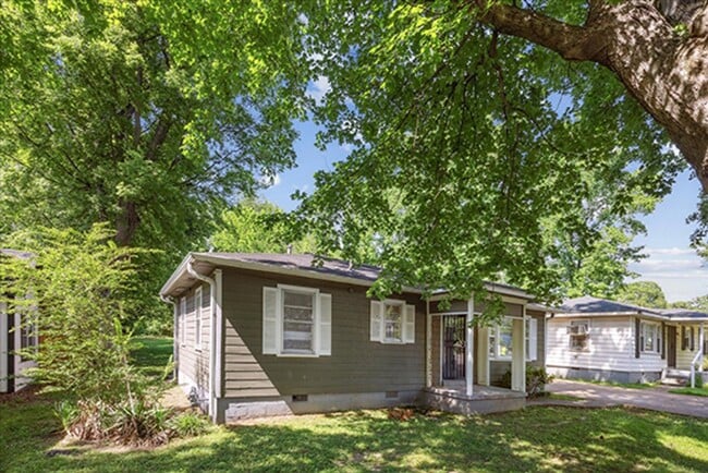 Building Photo - 2048 Whitney Ave
