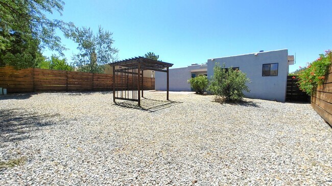 Building Photo - Complete Remodel In Highly Desirable NE Heights