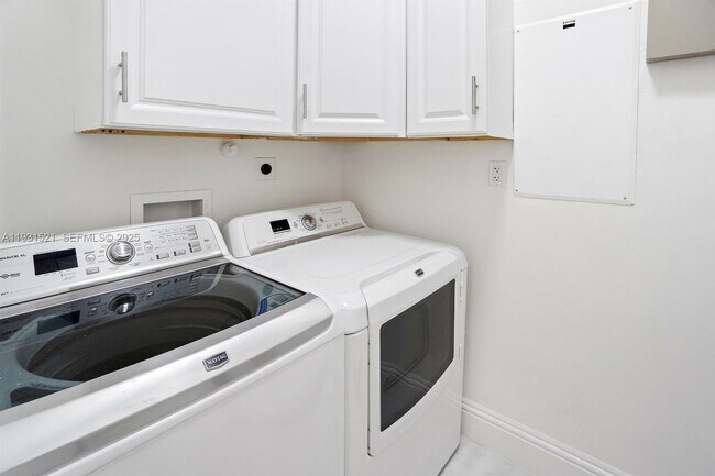 Building Photo - 117 NW 8th St