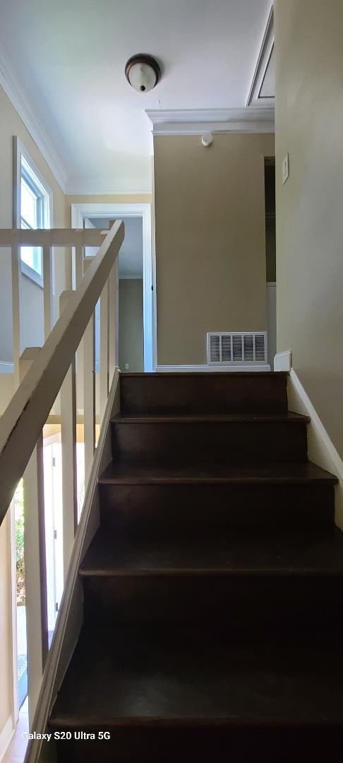 Building Photo - 1048 Falling Water Dr SE
